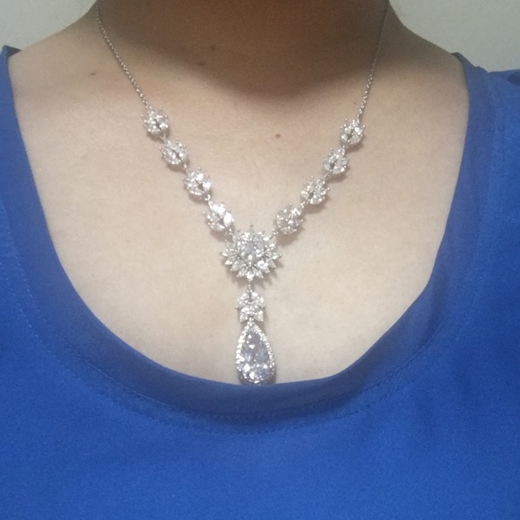 Bridal Necklace, Leaf Flower Wedding Necklace。 - Picture 4 of 4